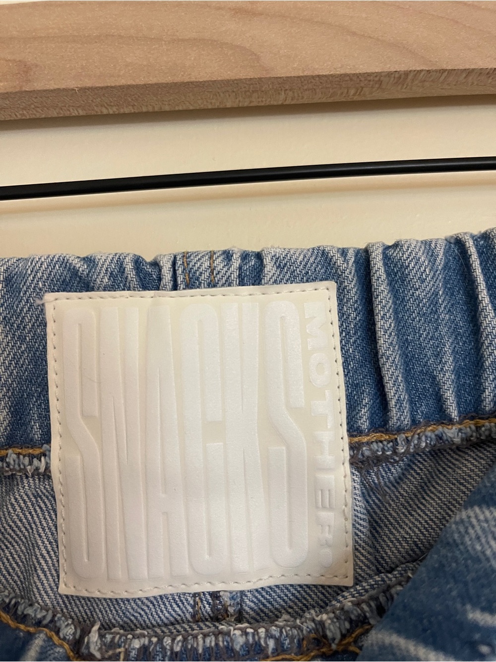 MOTHER SNACKS! The Kitchen Drawer Jeans in All You Can Eat - Picture 5 of 11